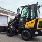 Valet de ferme articulé BTL25 CABINE Bulltrack de trois quarts avant, cabine fermée